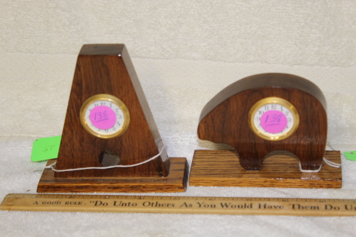 lot 138 image: Clock Lot