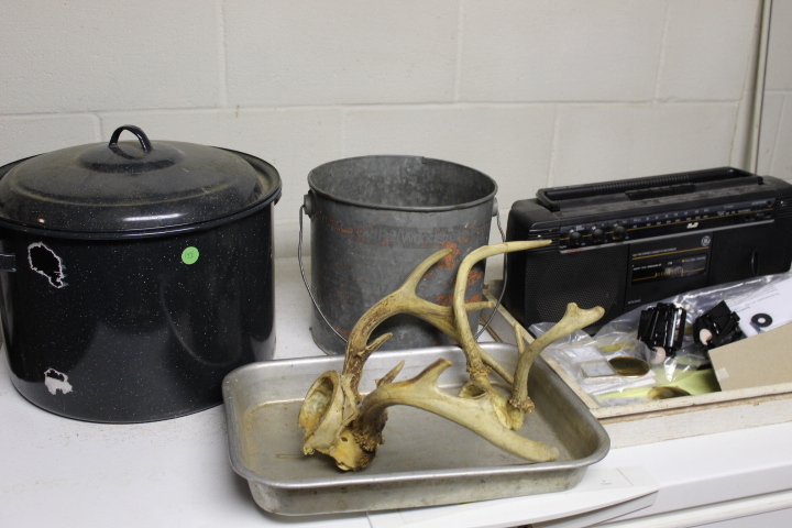 lot 144 image: Canner Pot  Radio  Deer Antlers  Bucket Lot