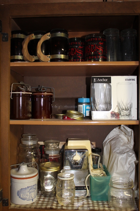 lot 149 image: Glass  Mugs  Can Opener Lot