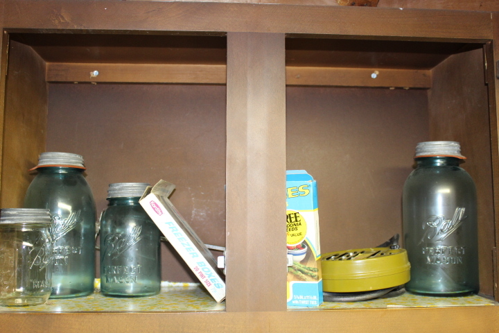 lot 269 image: Canning Jars and Freezer Bag Lot