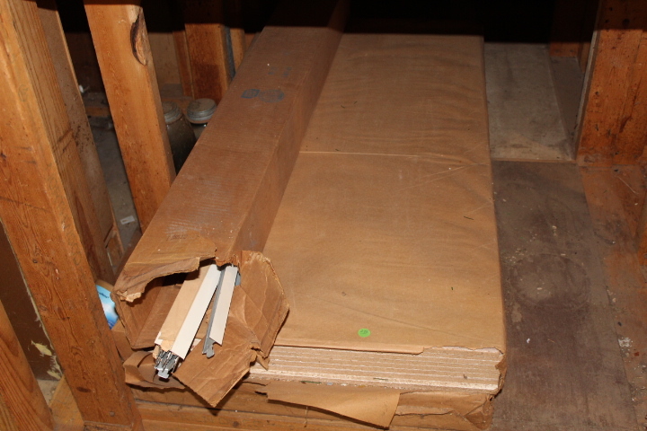 lot 273 image: Ceiling Tile and Track Lot