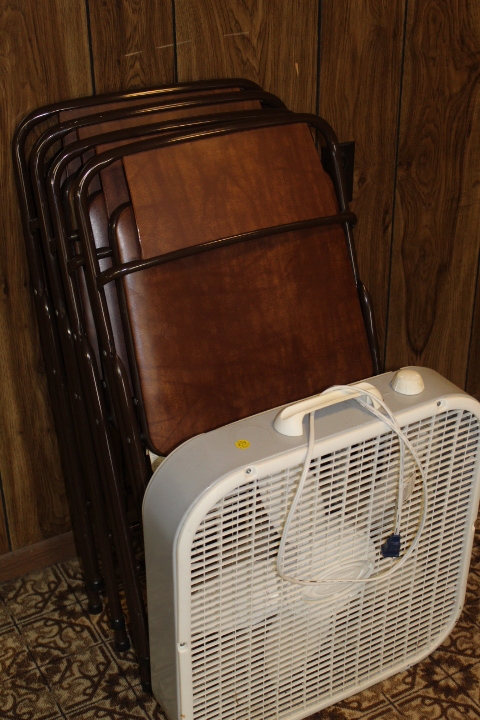 lot 279 image: Folding Chairs  Fan Lot