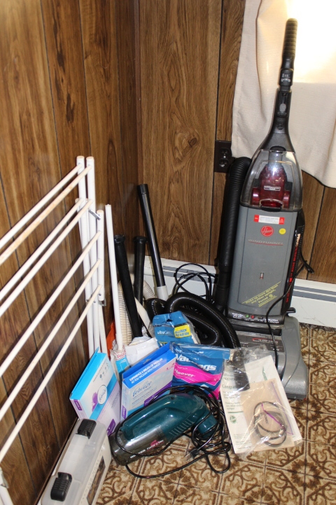 lot 180 image: Vacuum Cleaner Lot