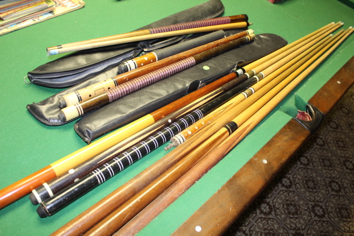 lot 182 image: Pool Cue Lot