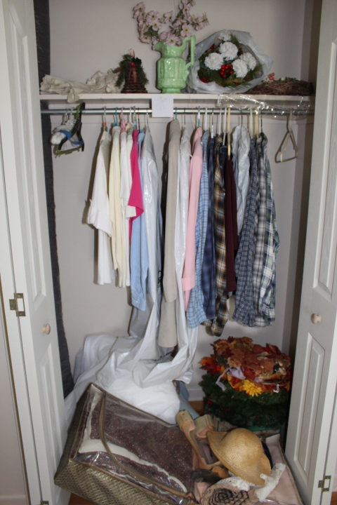 lot 189 image: Closet Lot