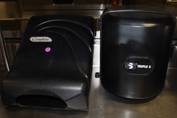 lot 69 image: Paper towel dispensers LOT