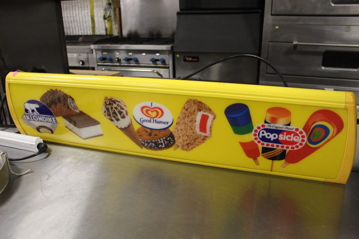 lot 73 image: Lighted Sign