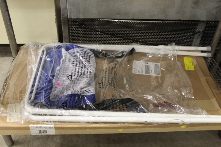 lot 81 image: Infant Seat Kradle -NEW