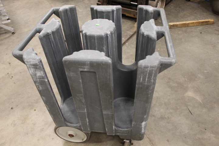 lot 48 image: Dish  Plate Caddy by Cambro