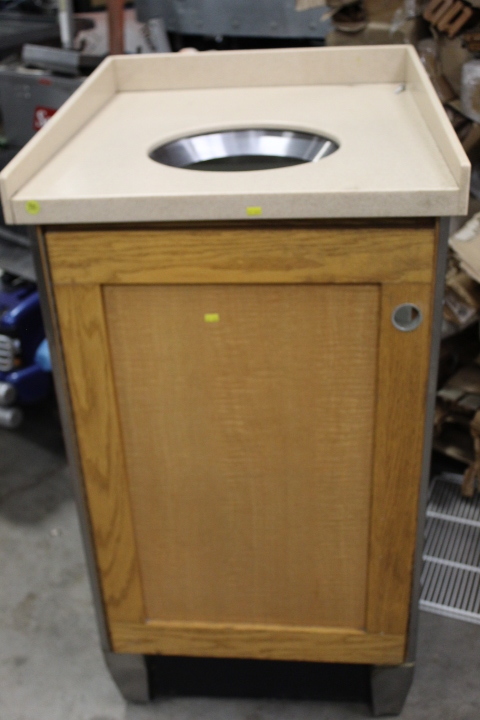 lot 86 image: Trash receptacle