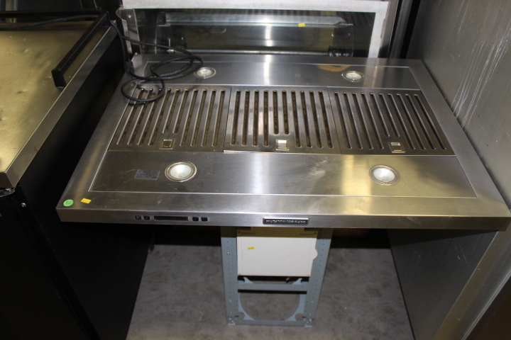 lot 85 image: Range hood exhaust fan by KitchenAid