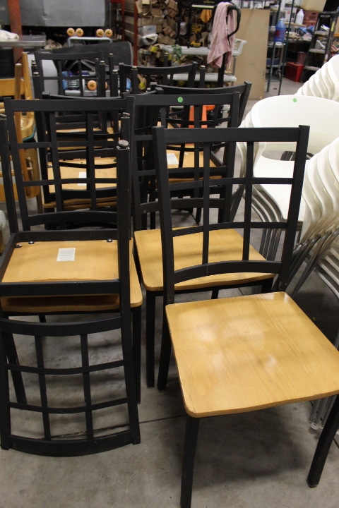lot 89 image: Dining Chair LOT