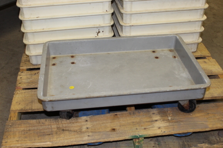 lot 99 image: Dough Proofing Box Caddy