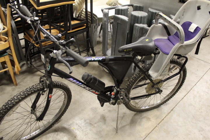 lot 102 image: 18 Speed Bicycle