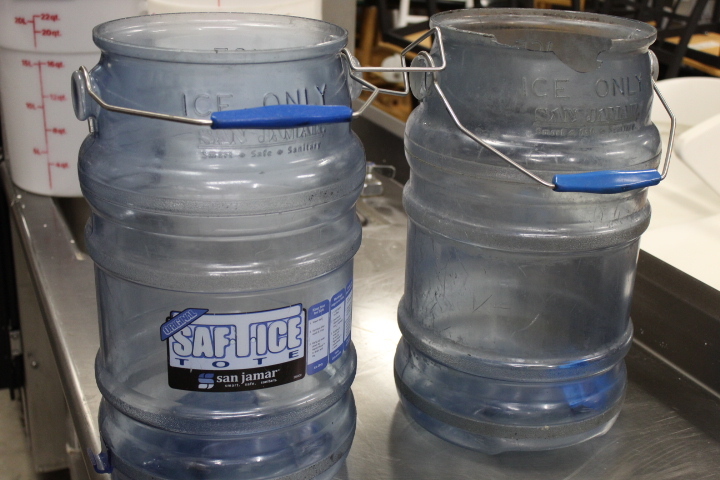 lot 108 image: Ice Bucket Lot