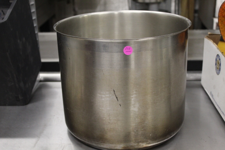 lot 115 image: Stock pot
