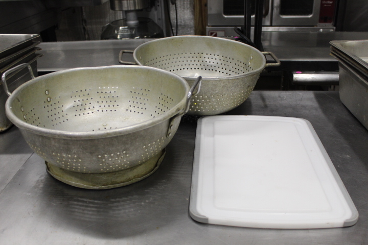 lot 122 image: Colander Lot