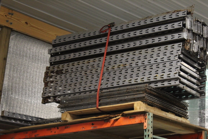 lot 62A image: Pallet racking  heavy duty shelving