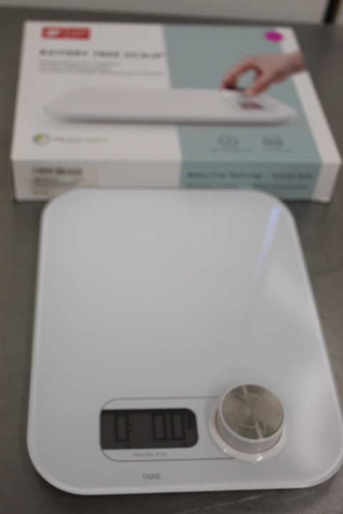 lot 144 image: Portion Scale - NEW battery free - NO power required