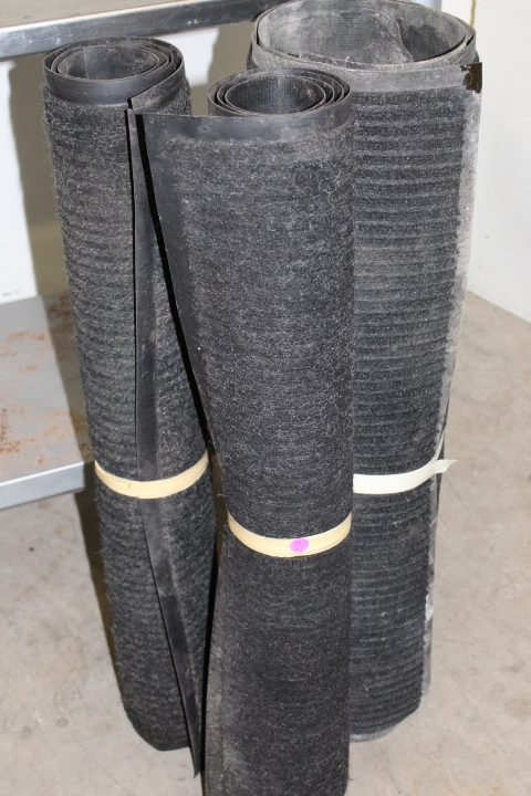 lot 147 image: Entrance Rugs