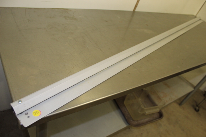 lot 150 image: 6 Ticket Rail