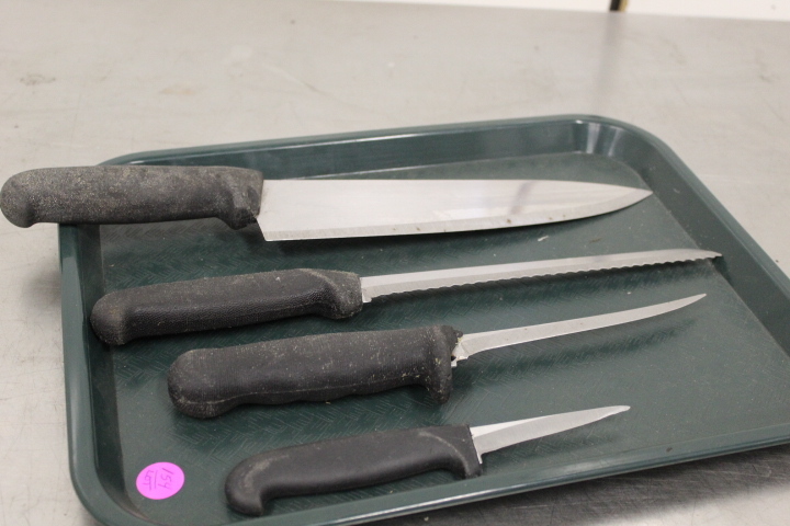 lot 154 image: 4 Piece Knife Lot - fresh sharpening