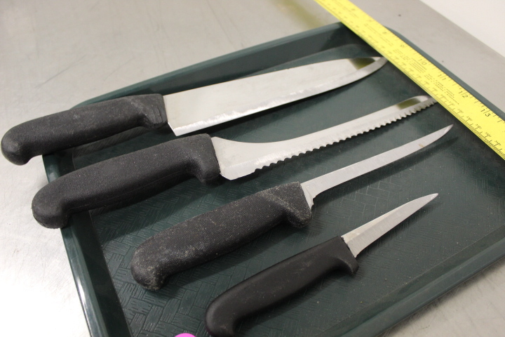 lot 157 image: 4 Piece Knife Lot - fresh sharpening