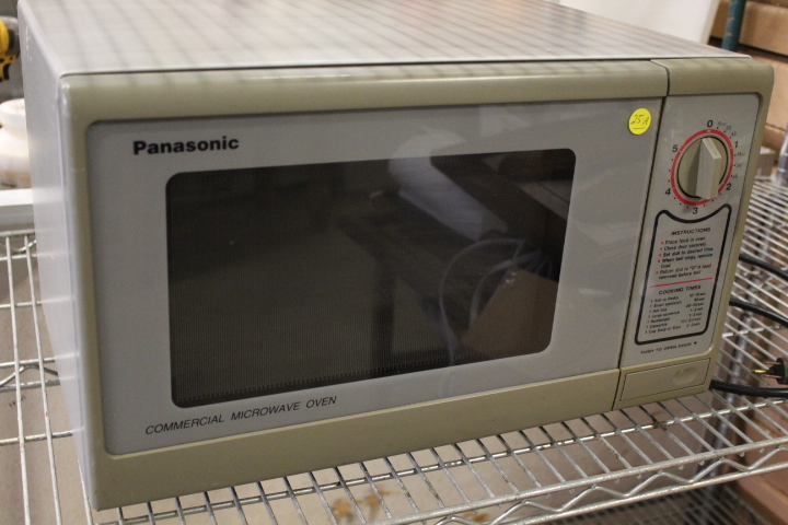 lot 25A image: Commercial Microwave