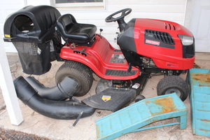 lot 10A image: Nice Craftsman Riding Lawn Mower w bagging system & Ramps