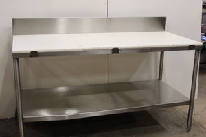 lot 34 image: Butchering Table - Poly Top cutting table - NICE