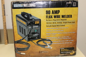 lot 64 image: Welder -  flux core, No gas required
