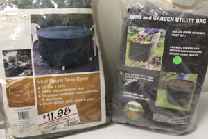 lot 92 image: Lawn and Garden Utility Bag and Table Cover Lot