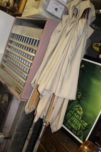 lot 94 image: Table Umbrella