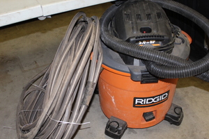 lot 103 image: Shop Vac & Hose LOT
