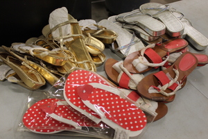 lot 107 image: Sandals LOT - New