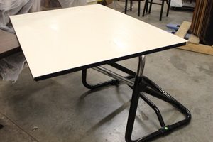 lot 116 image: Adjustable Table