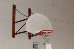 lot 18 image: Basketball goal