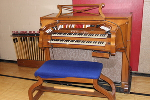 lot 22 image: Organ by Baldwin