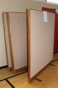 lot 33 image: Free Standing Dividers