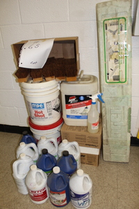 lot 65 image: Floor Cleaning Supplies Lot