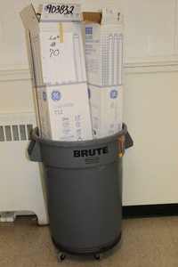 lot 70 image: Trash Can and Light Bulb Lot