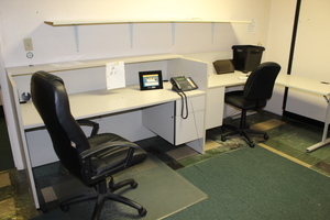 lot 85 image: Desk & Office Lot - All one bid