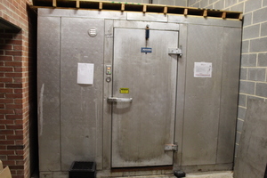 lot 8 image: 8 x 10 WALK IN FREEZER complete w floor and outdoor remote refrigeration