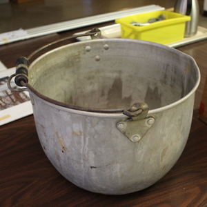 lot 143 image: Aluminum Pot