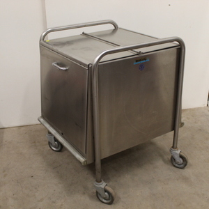 lot 52 image: Dish Caddy