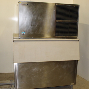lot 17 image: Ice Storage Bin