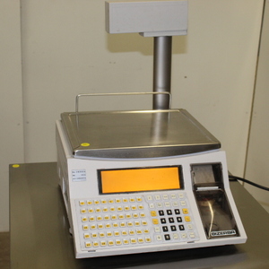 lot 70 image: Deli Scale