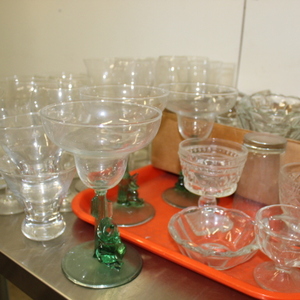 lot 147 image: Glassware LOT