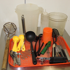lot 151 image: Utensil LOT