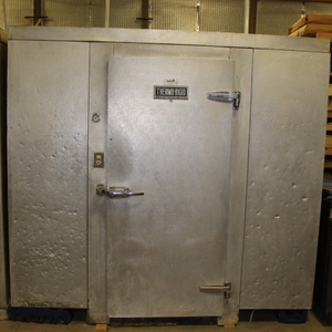 lot 12 image: 6 x 8 Walk in Freezer